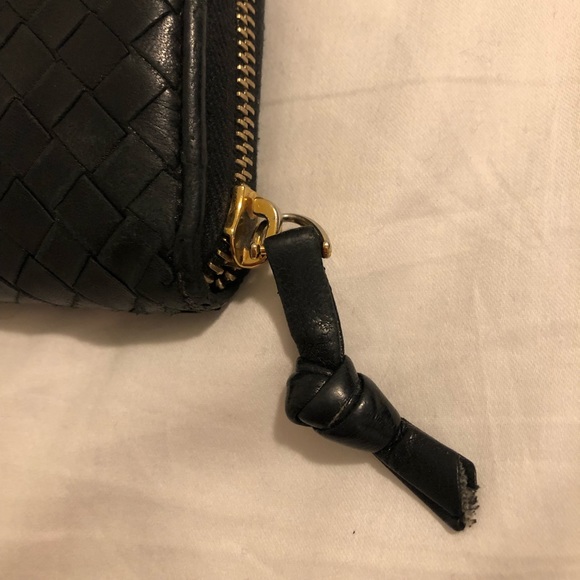 Bottega Veneta Leather Intrecciato Wallet - Picture 8 of 8